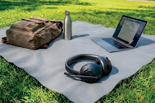 Casti Kensington EQ C3550 Over-Ear, reglabile, microfon cu anulare sunet inclus, conexiune Bluetooth, negru